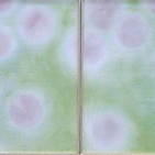 間（はざま）を聞く / Listening to The Between | 
	雲肌麻紙　　岩絵の具　にかわ（三千本）
	
	112 x 324 cm   2006
	
	Linen mixed paper, Iwa-enogu, nikawa(gelatin)
